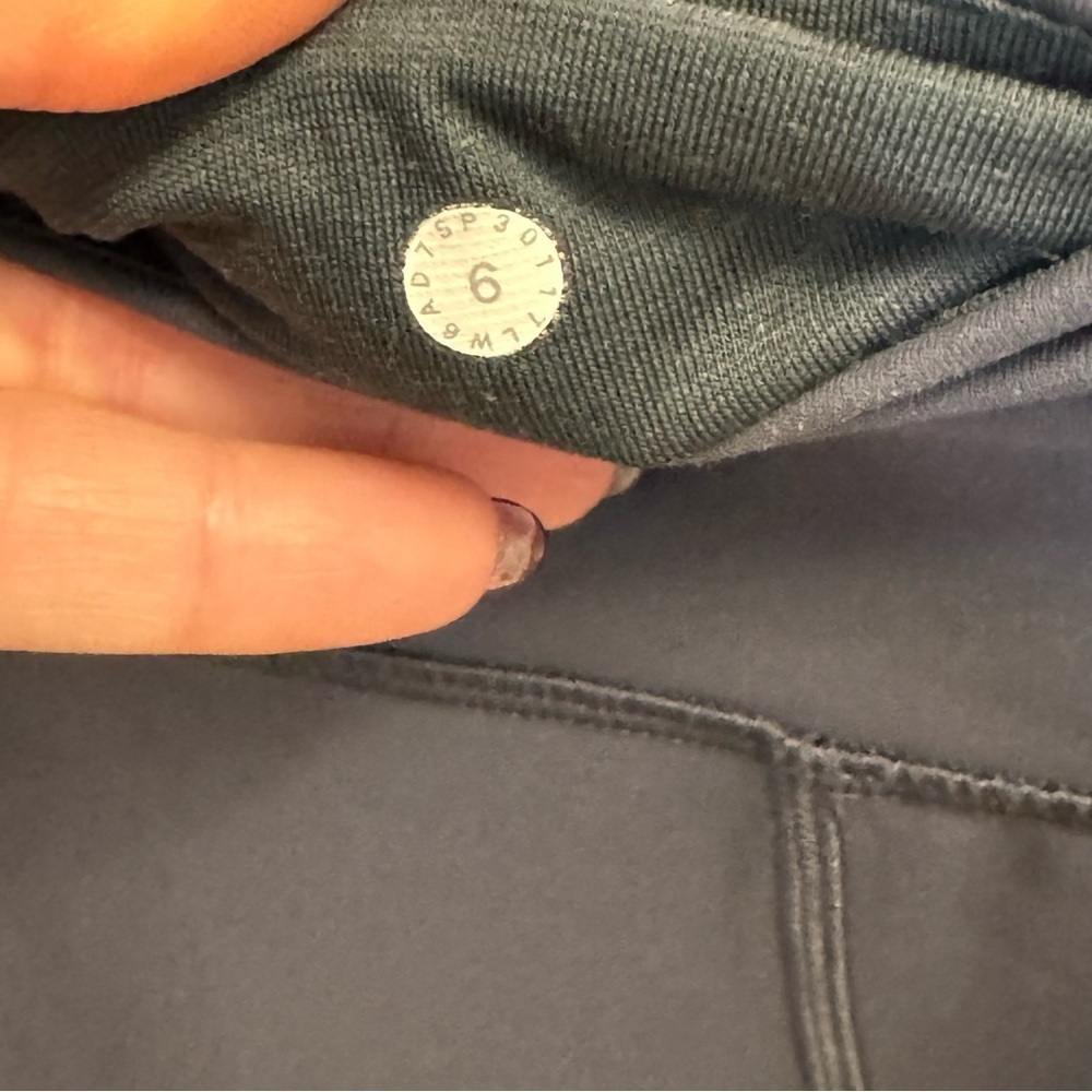 Lululemon Athletica grey Leggings size 6 - Picture 5 of 5